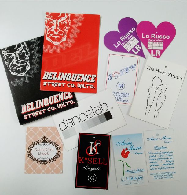 Tags para confecções com formatos e gramaturas diferentes.